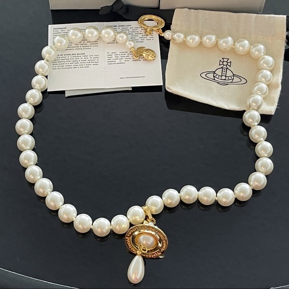 🥂 White is an Amazing Color 🥂 - Picture 4 of 13